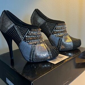 Colin Stuart (Victoria’s Secret) 4 inch platform shoes